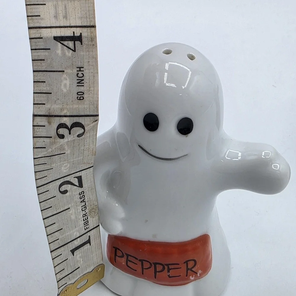 Vtg Ghost Salt &‎ Pepper Shakers Ceramic Small White Set Of 2 Halloween Decor